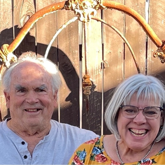 Welcome Friends The Den is open for your shopping pleasure Watch for LIVE SHOWS - Picture 11 of 16